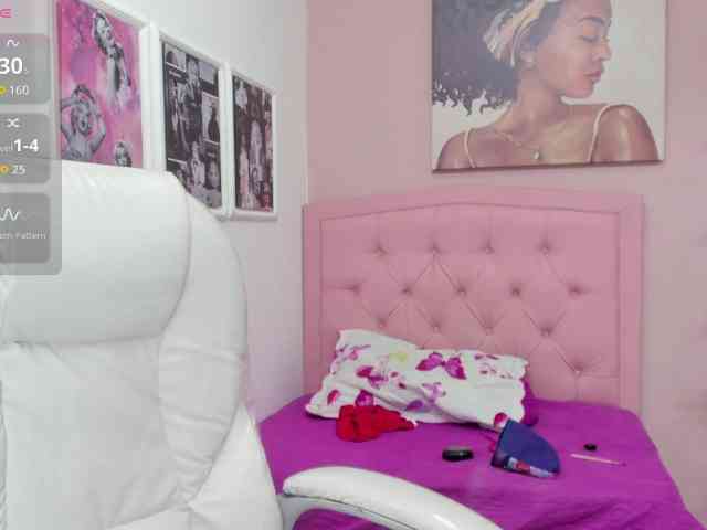 zoe-cortezz webcam