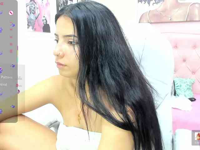 zoe-cortezz webcam