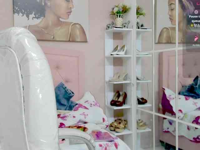 zoe-cortezz webcam