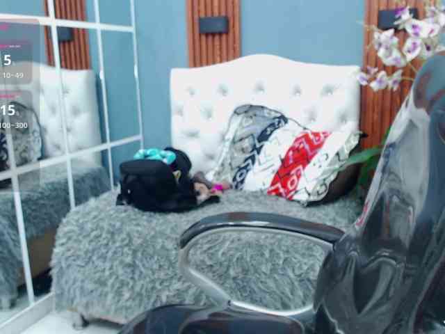zoe-cortezz webcam