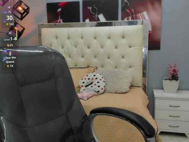 zoe-cortezz webcam