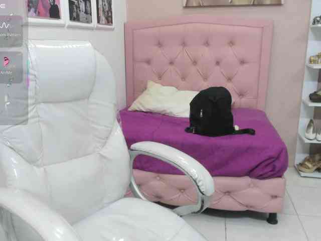 zoe-cortezz webcam