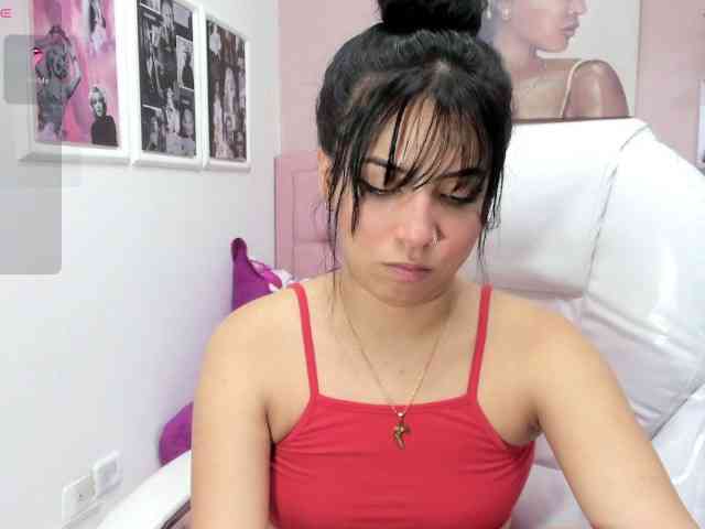 zoe-cortezz webcam