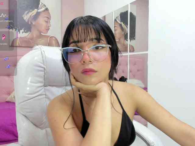 zoe-cortezz webcam