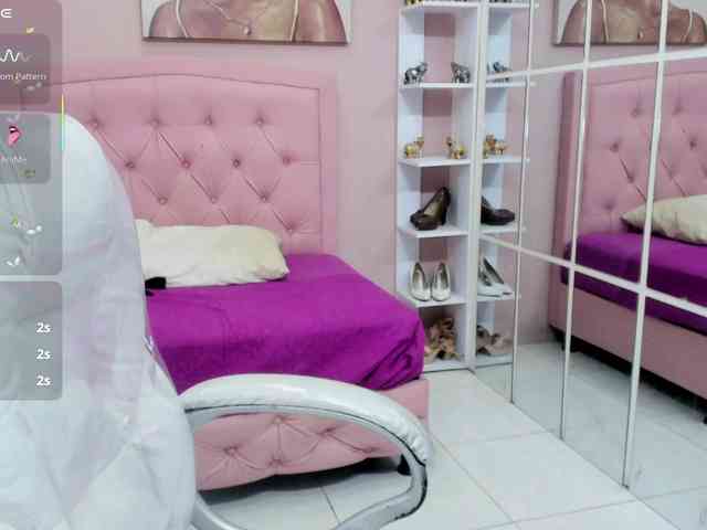 zoe-cortezz webcam