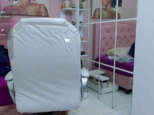 zoe-cortezz webcam