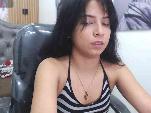 zoe-cortezz webcam