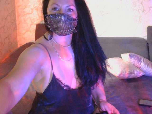 Florena-1 live cam on BongaCams