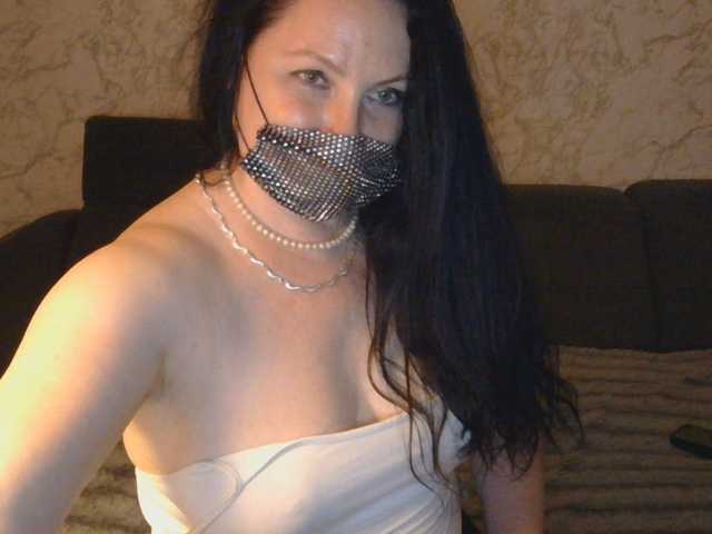 Florena-1 live cam on BongaCams