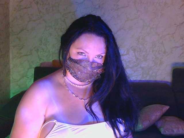 Florena-1 live cam on BongaCams