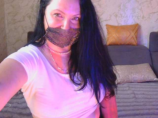 Florena-1 live cam on BongaCams