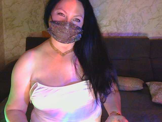 Florena-1 live cam on BongaCams