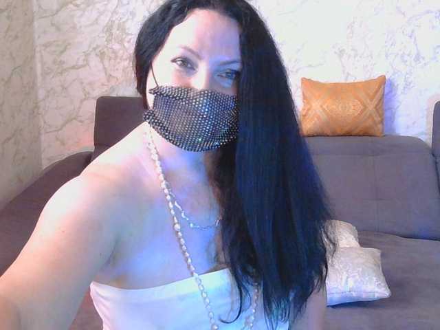 Florena-1 live cam on BongaCams
