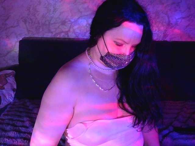 Florena-1 live cam on BongaCams