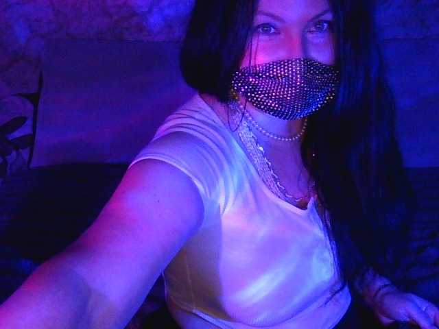 Florena-1's BongaCams show and profile