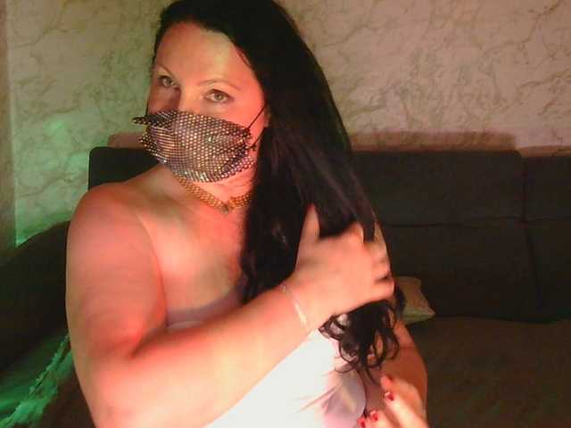 Florena-1 live cam on BongaCams