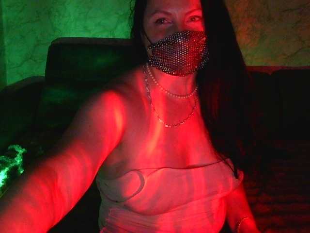 Florena-1 live cam on BongaCams