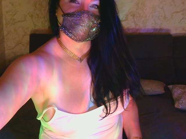 Florena-1 live cam on BongaCams