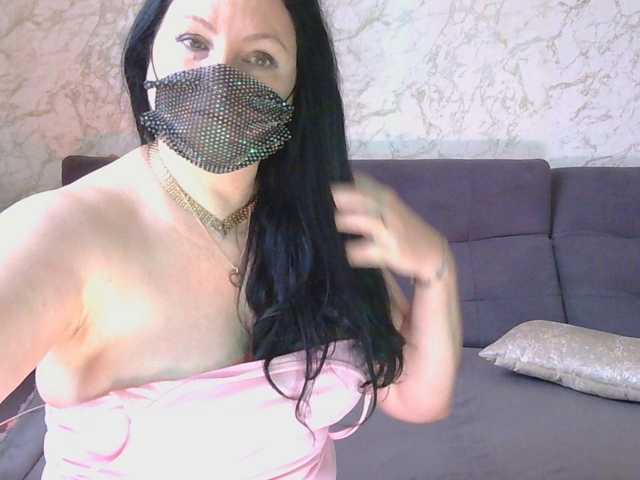 Florena-1 live cam on BongaCams