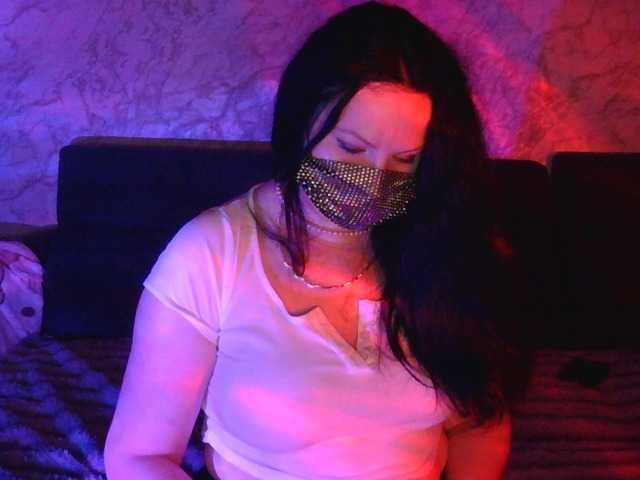 Florena-1 live cam on BongaCams