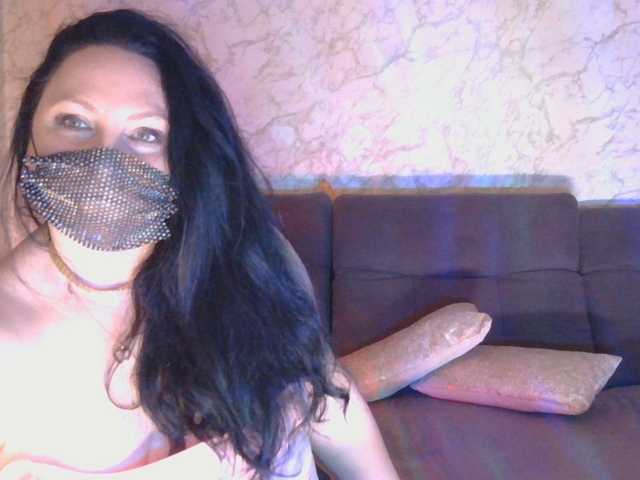 Florena-1 live cam on BongaCams