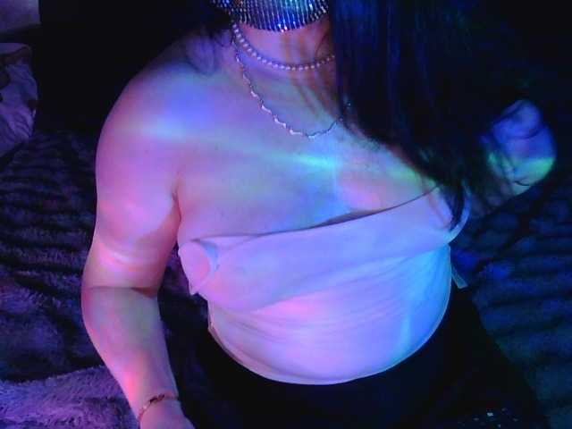 Florena-1 live cam on BongaCams