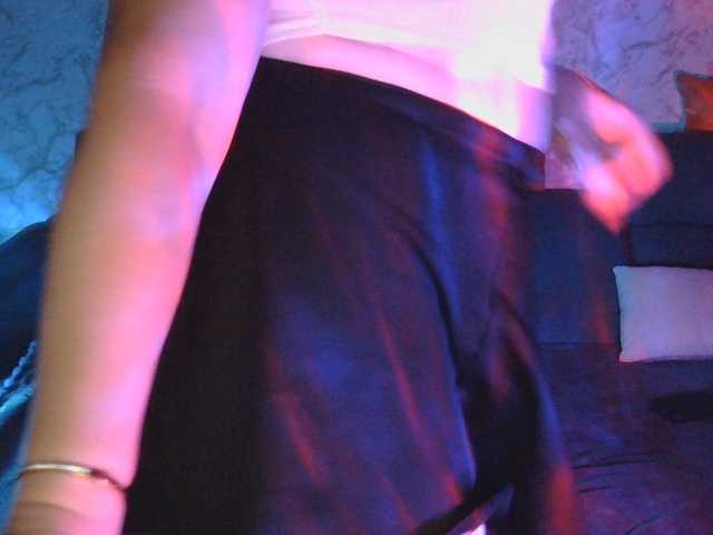 Florena-1 live cam on BongaCams