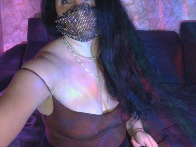 Florena-1 live cam on BongaCams