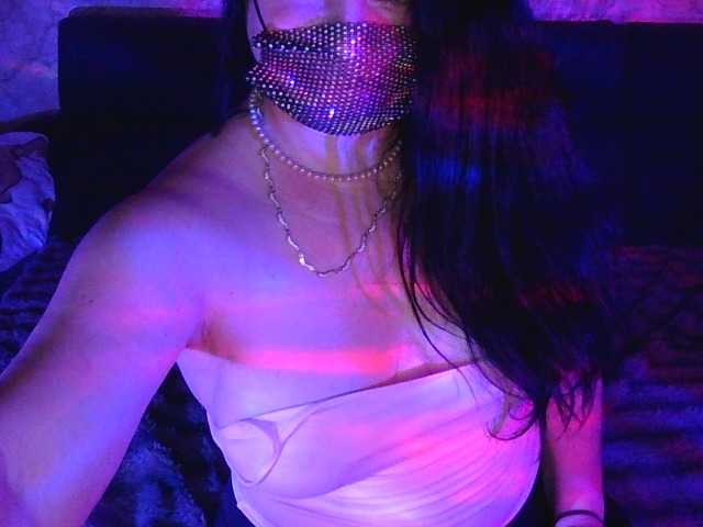 Florena-1 live cam on BongaCams