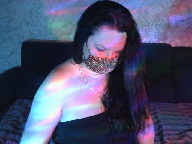 Florena-1 live cam on BongaCams