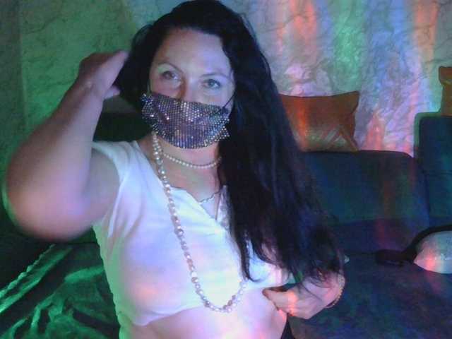 Florena-1 live cam on BongaCams