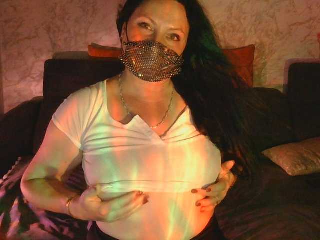 Florena-1 live cam on BongaCams