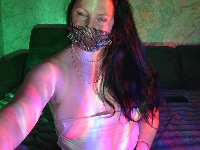 Florena-1 live cam on BongaCams
