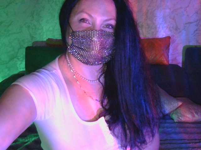 Florena-1 live cam on BongaCams