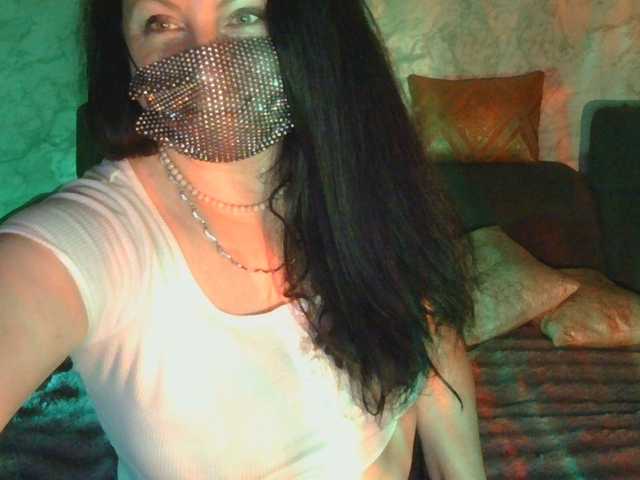 Florena-1 live cam on BongaCams
