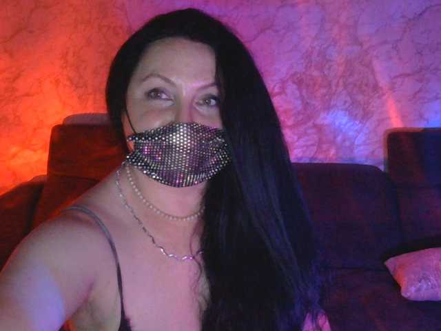 Florena-1 live cam on BongaCams