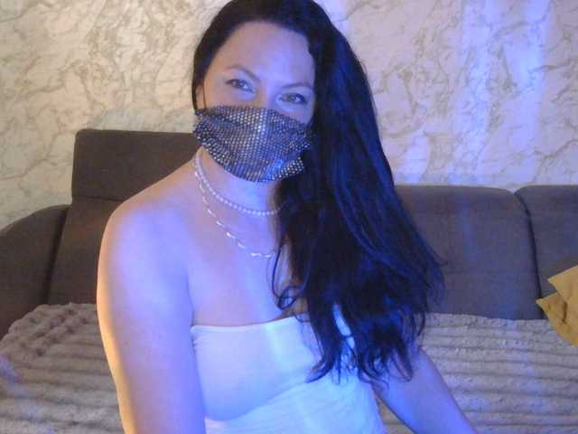 Florena-1 live cam on BongaCams