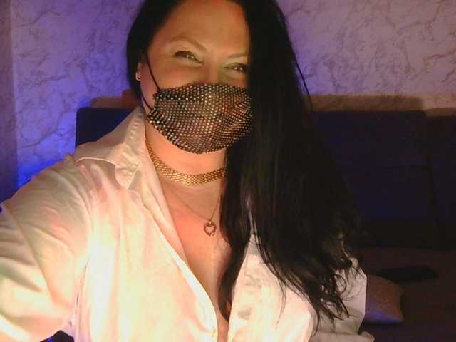 Florena-1 live cam on BongaCams