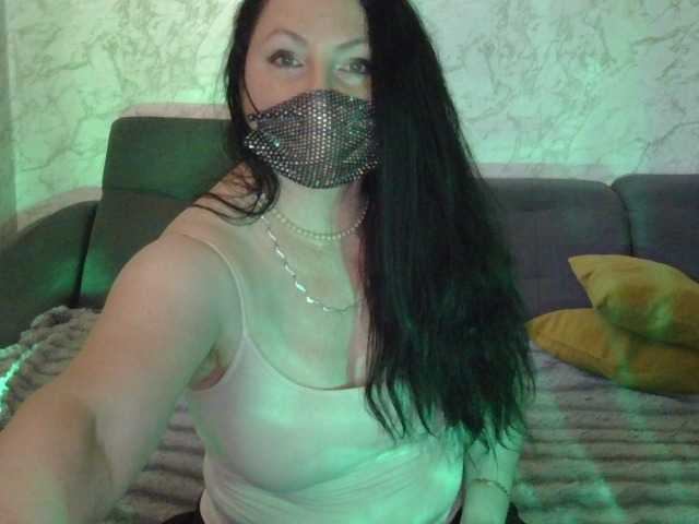 Florena-1 live cam on BongaCams