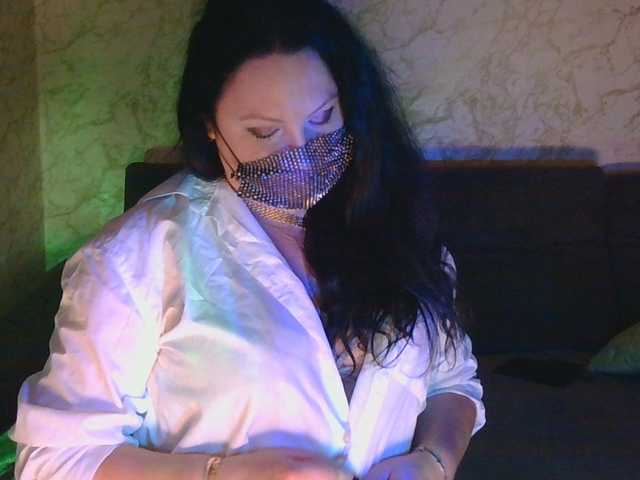 Florena-1 live cam on BongaCams