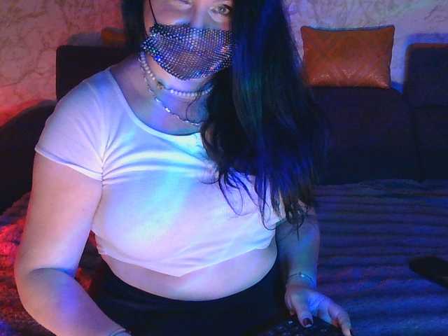 Florena-1 live cam on BongaCams
