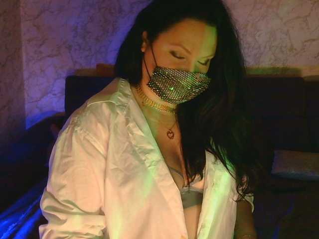 Florena-1 live cam on BongaCams