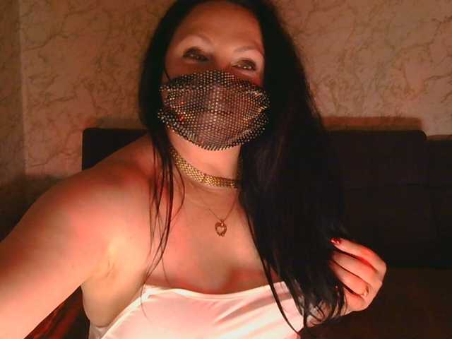 Florena-1 live cam on BongaCams
