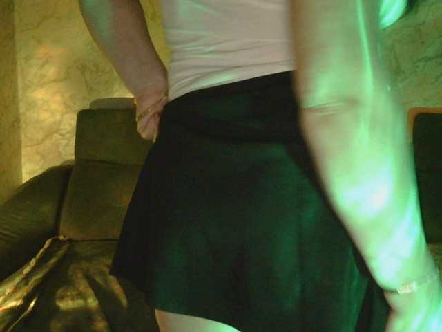 Florena-1 live cam on BongaCams