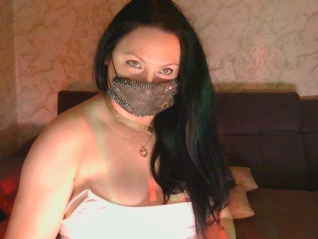 Florena-1 live cam on BongaCams