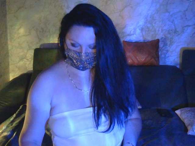 Florena-1 live cam on BongaCams