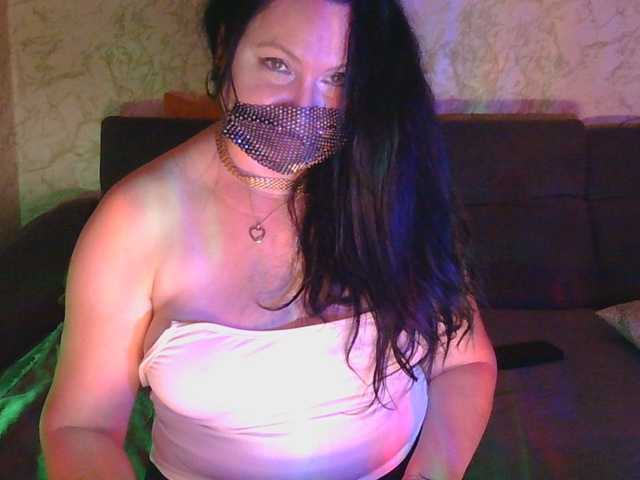 Florena-1 live cam on BongaCams