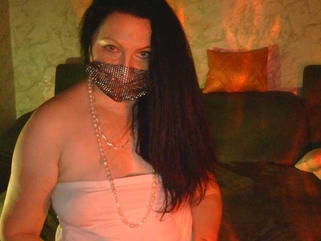 Florena-1 live cam on BongaCams