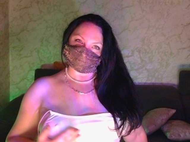 Florena-1 live cam on BongaCams