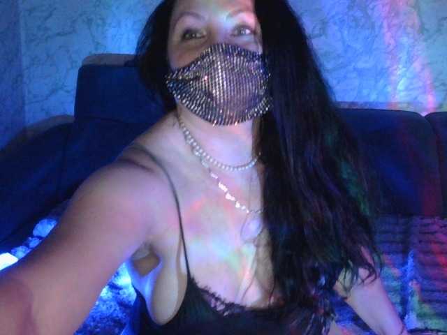 Florena-1 live cam on BongaCams